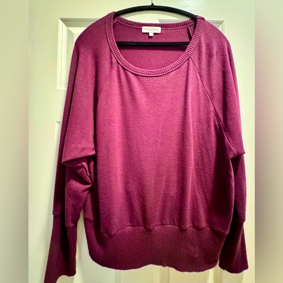 MICHAEL STARS Size L EUC Lightweight Knit in Eggplant - Picture 2 of 6